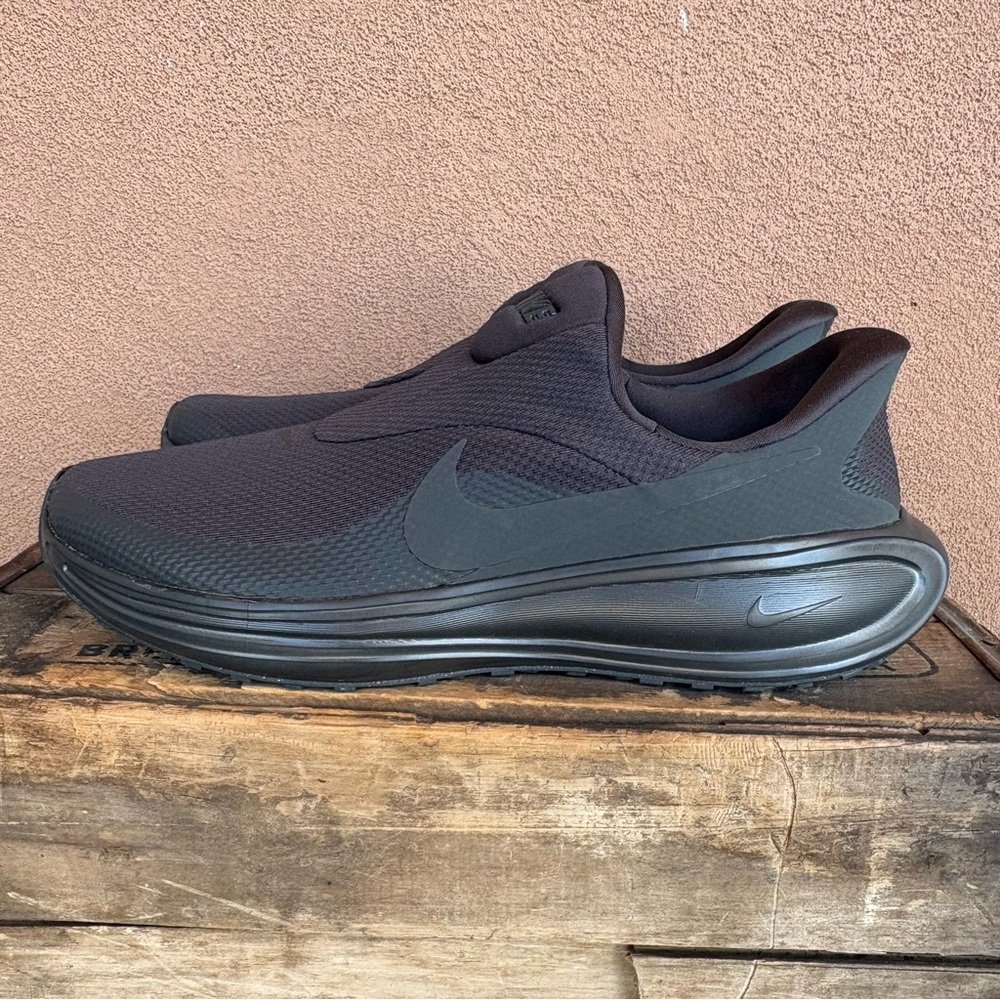 Nike Revolution 8 Easy On Men’s Road Running Shoe